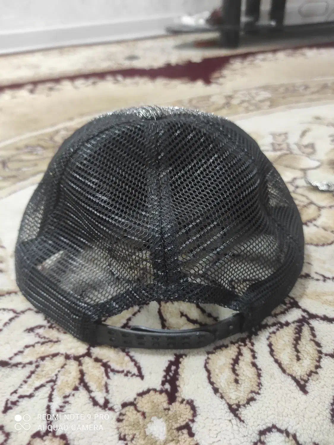 کلاه نقره ای|لباس|شوشتر, |دیوار