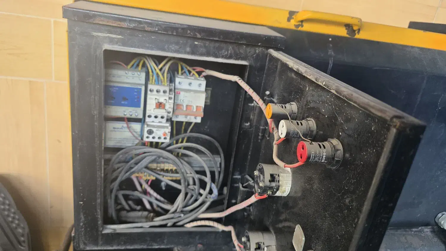 کارواش سیار۳فاز|ماشین‌آلات صنعتی|نجف‌آباد, شهرک صنعتی منتظریه|دیوار