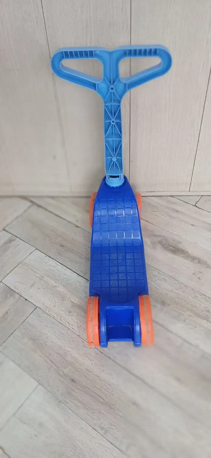 اسکوتر بچه|دوچرخه، اسکیت، اسکوتر|رشت, سعدی (تختی)|دیوار