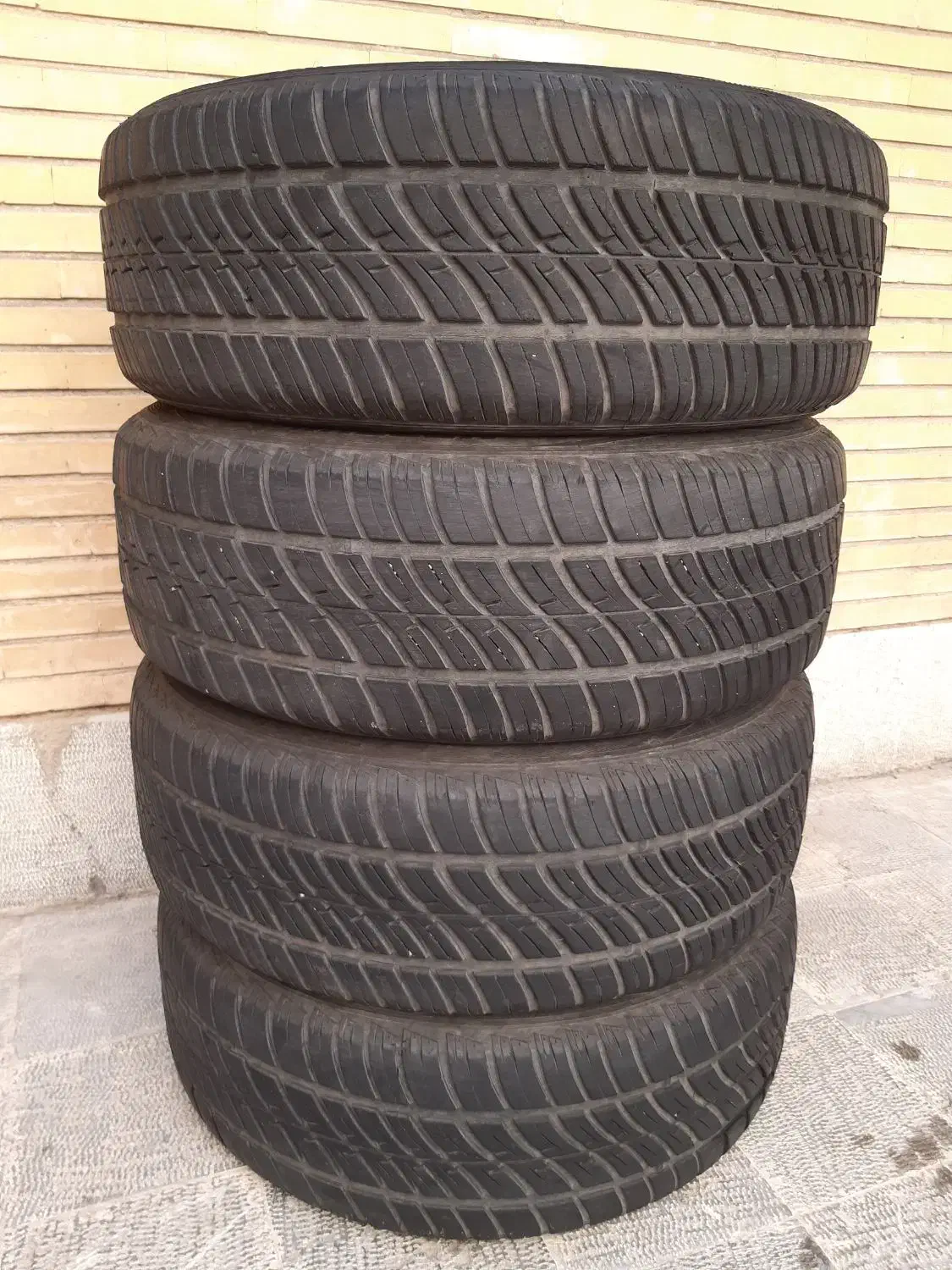 لاستیک تایر ۲۰۵ ۵۵ ۱۶|قطعات یدکی و لوازم جانبی|اصفهان, خواجو|دیوار