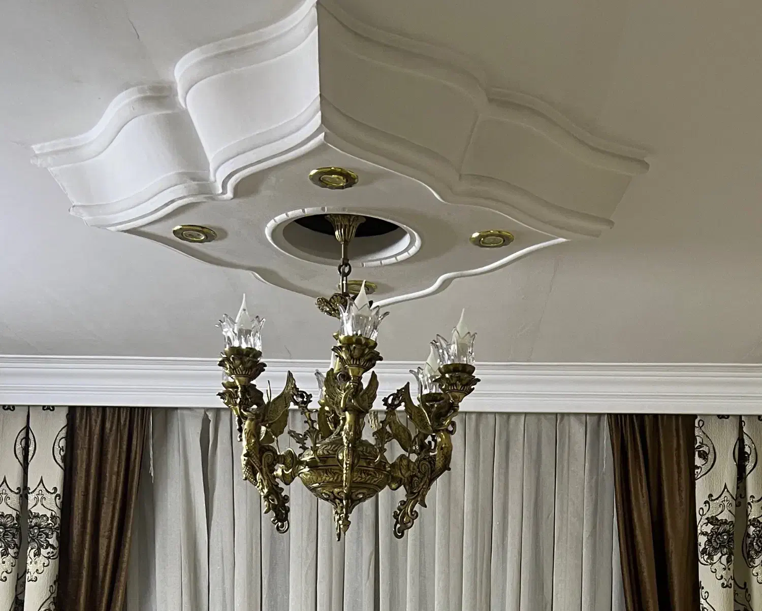 لوستر تمام برنج طرح فرشته|لوستر و چراغ آویز|نسیم‌شهر, |دیوار