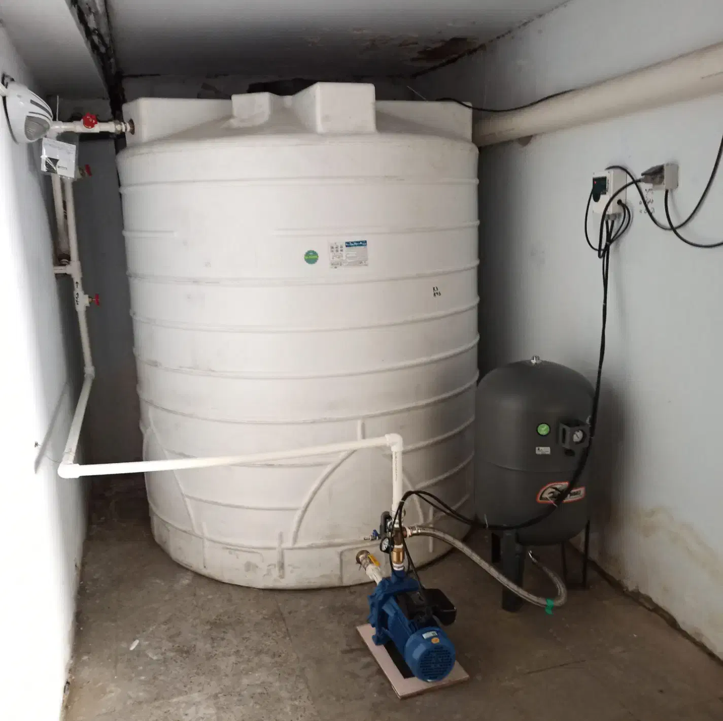 لوله کشی وتاسیسات آب ساختمان(شیرآلات پکیج رادیاتور|خدمات پیشه و مهارت|نور, |دیوار