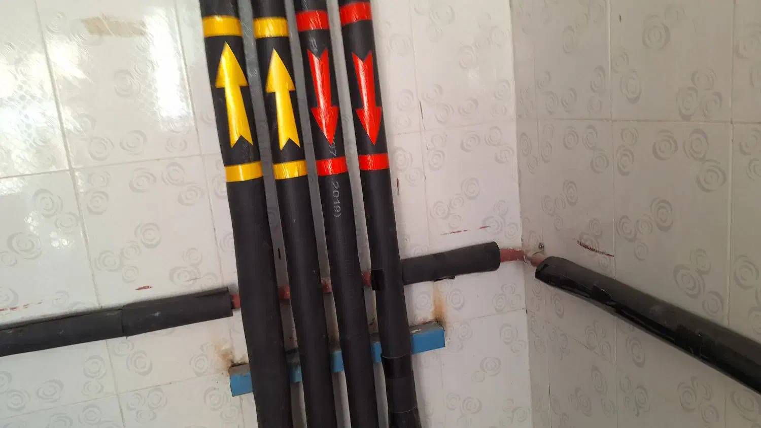 بنای کاشی کاری دیوار چینی عایق کاری حرارتی|خدمات پیشه و مهارت|لردگان, |دیوار