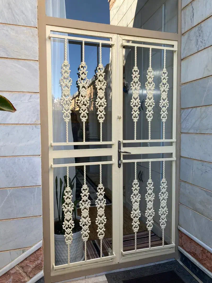 تسوج منزل مسکونی حیاط دار|فروش خانه و ویلا|تسوج, |دیوار