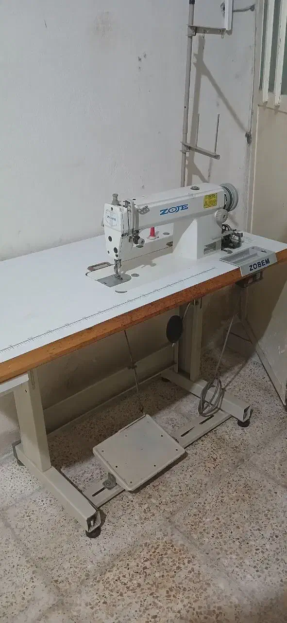 چرخ زوجی راسته دوز|چرخ خیاطی و ریسندگی|میانه, |دیوار