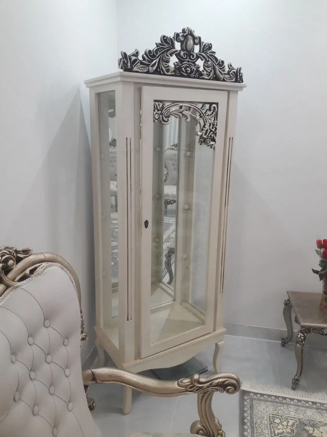 بوفه سلطنتی|بوفه، ویترین، کنسول|حویق, |دیوار