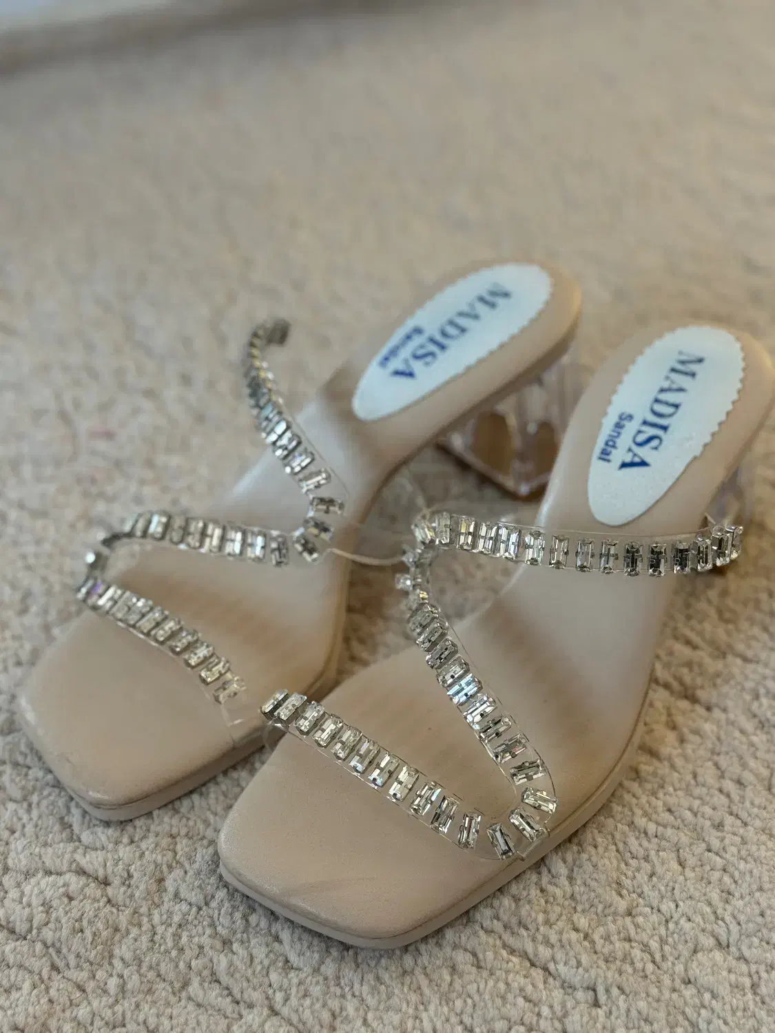 کفش مجلسی|کیف، کفش، کمربند|بندر انزلی, ساحل قو|دیوار