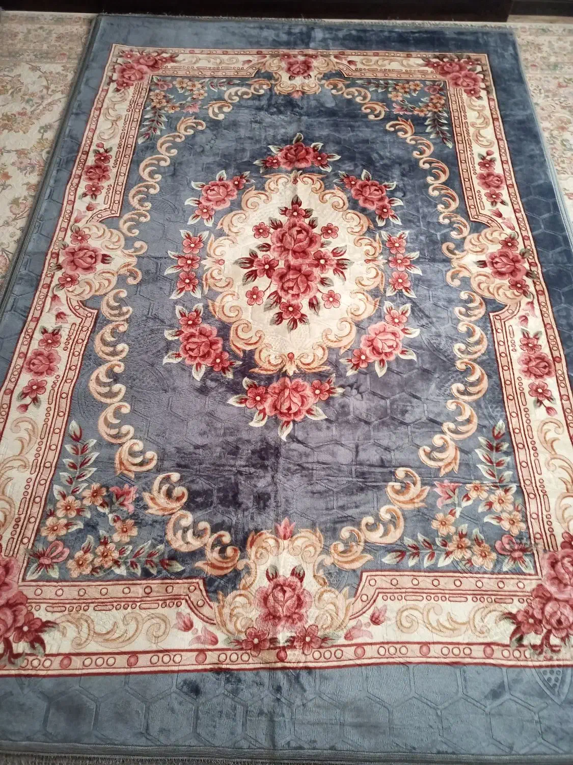 پتو فرش|روفرشی|صدرا-فارس, فاز ۱|دیوار