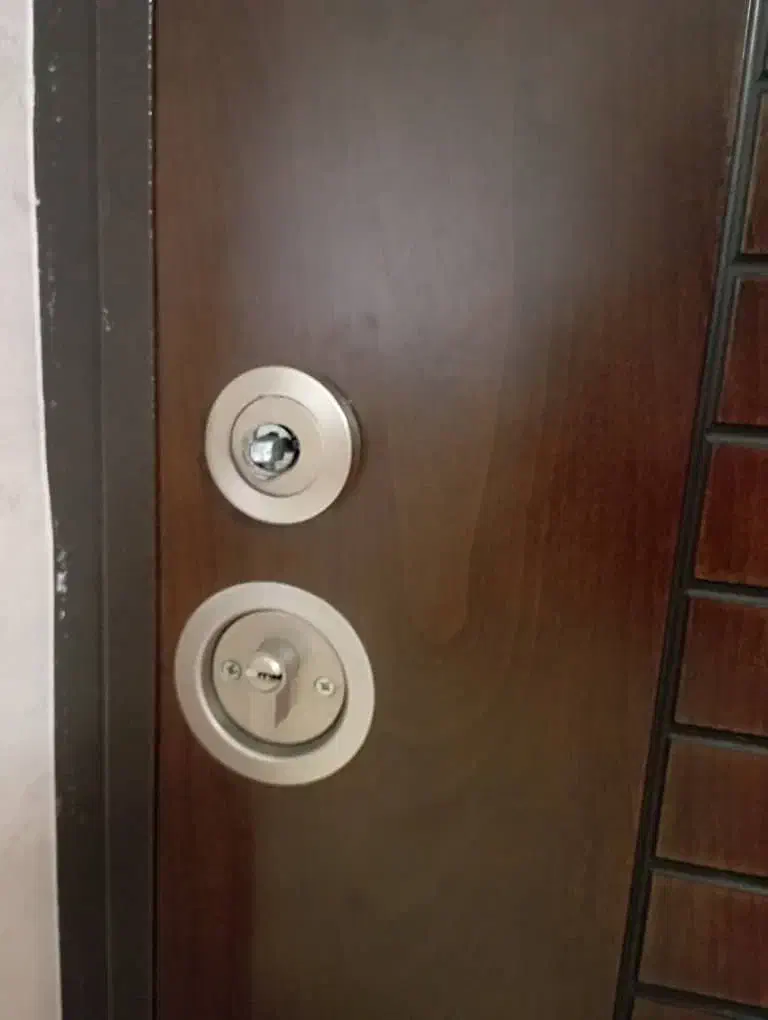 رگلاژ و نصب و تعمیر درب ضد سرقت و حریق|خدمات پیشه و مهارت|همدان, |دیوار