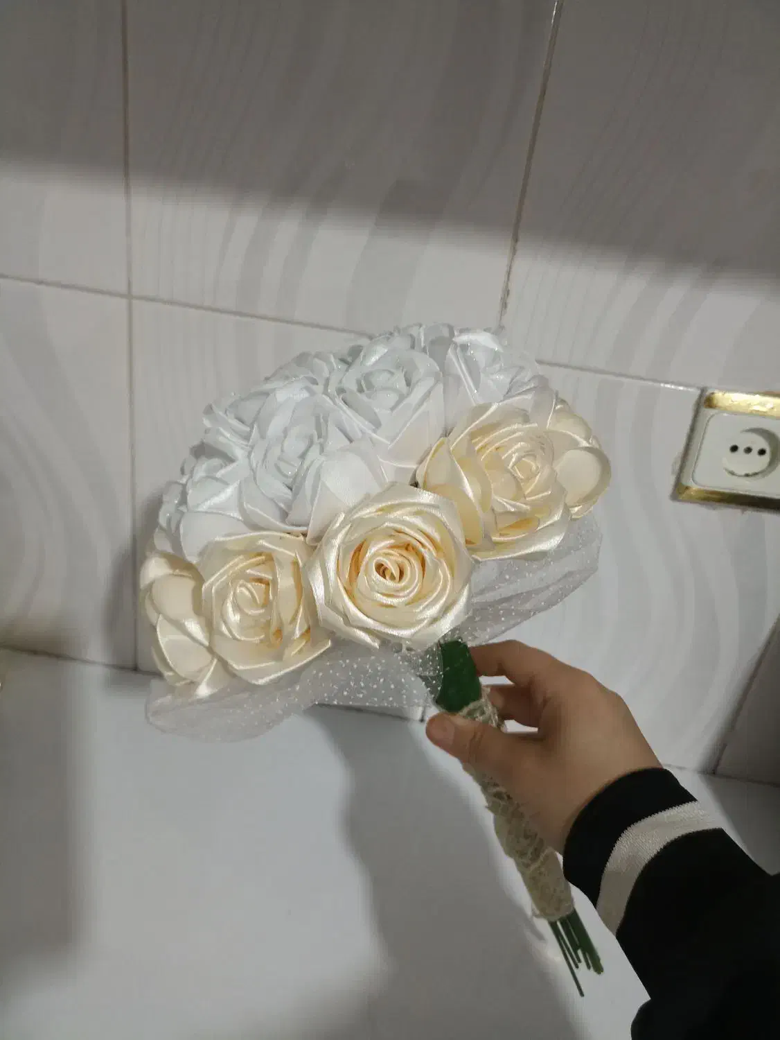 دسته گل عروس ۲۳ شاخه|گل مصنوعی|خرمآباد, |دیوار