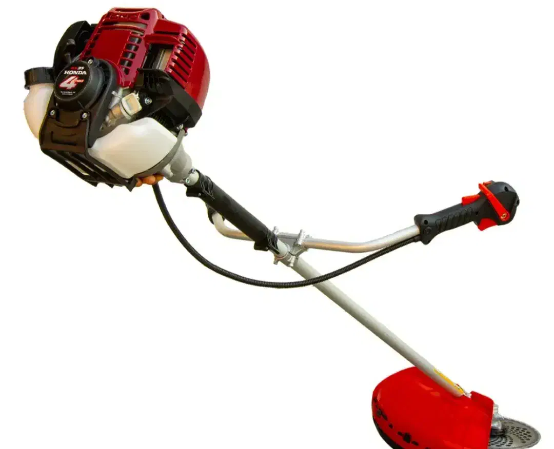 علفتراشی هرس کاری و اره موتور و سم پاشی|خدمات باغبانی و درختکاری|عباسآباد, |دیوار