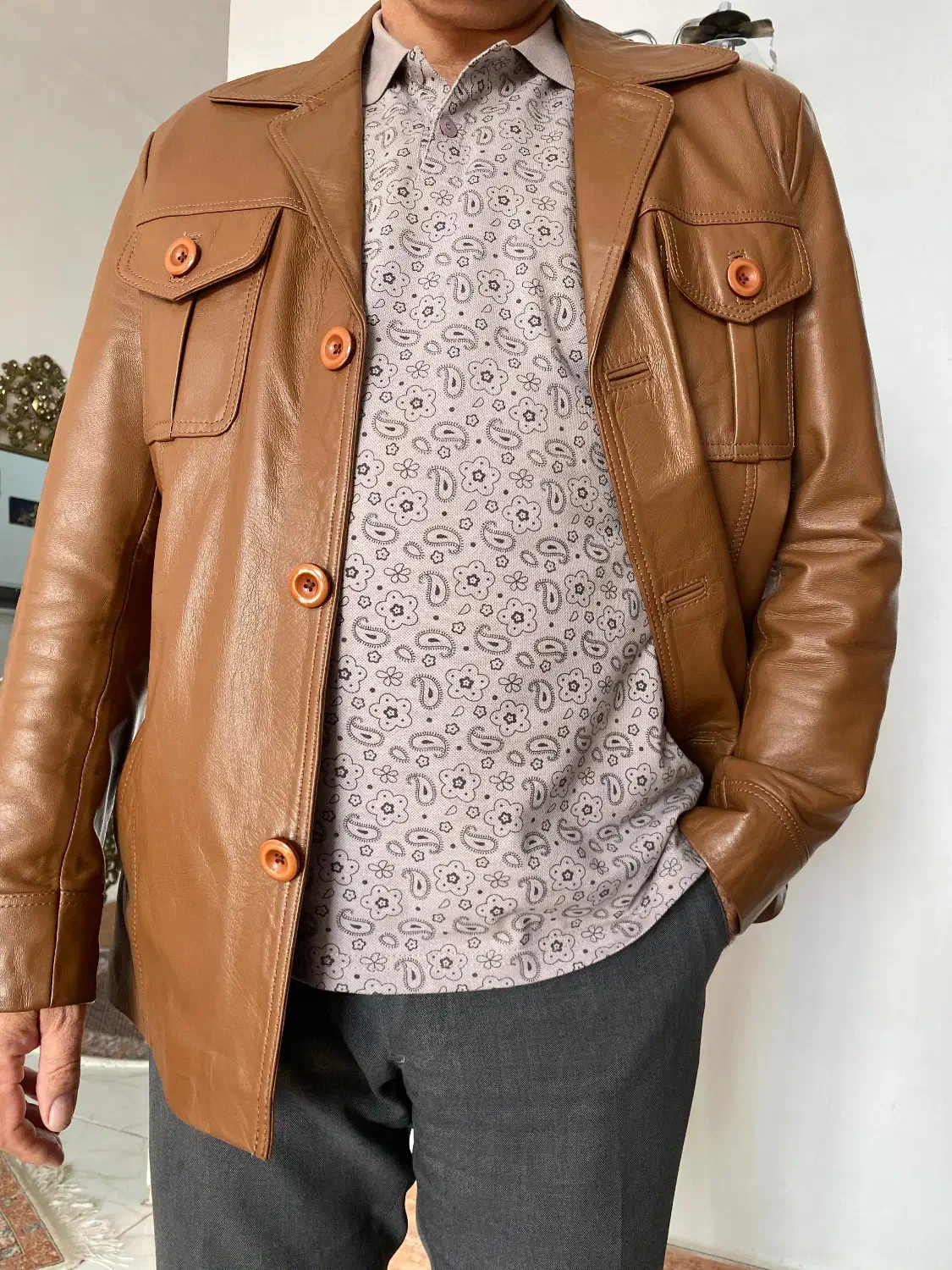 کت چرم|لباس|سهند, |دیوار