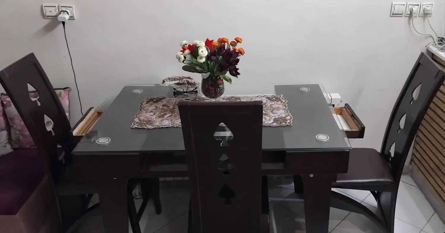 مبل راحتی ۷ نفره و میز وسط و میز نهار خوری ۴ نفره.|مبلمان خانگی و میز عسلی|کوهسار (البرز), |دیوار