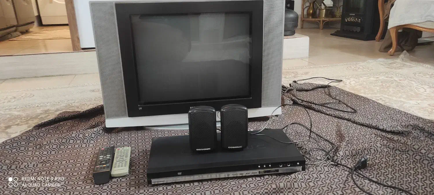 تلوزیون سامسونگ و دستگاه سی دی فلش خور|تلویزیون و پروژکتور|قم, علی آباد سعدگان|دیوار