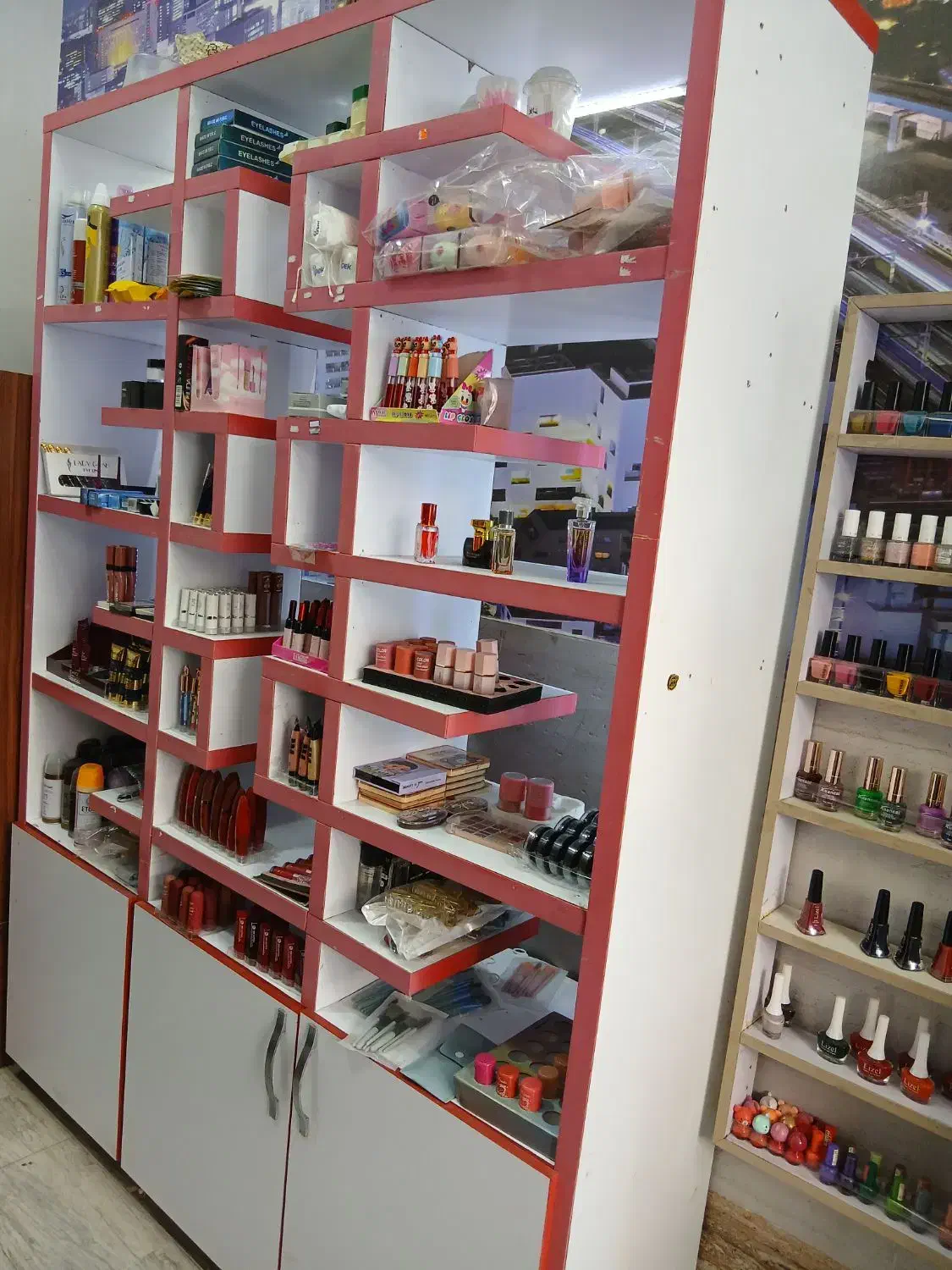 ویترین|فروشگاه و مغازه|رشت, گیل|دیوار