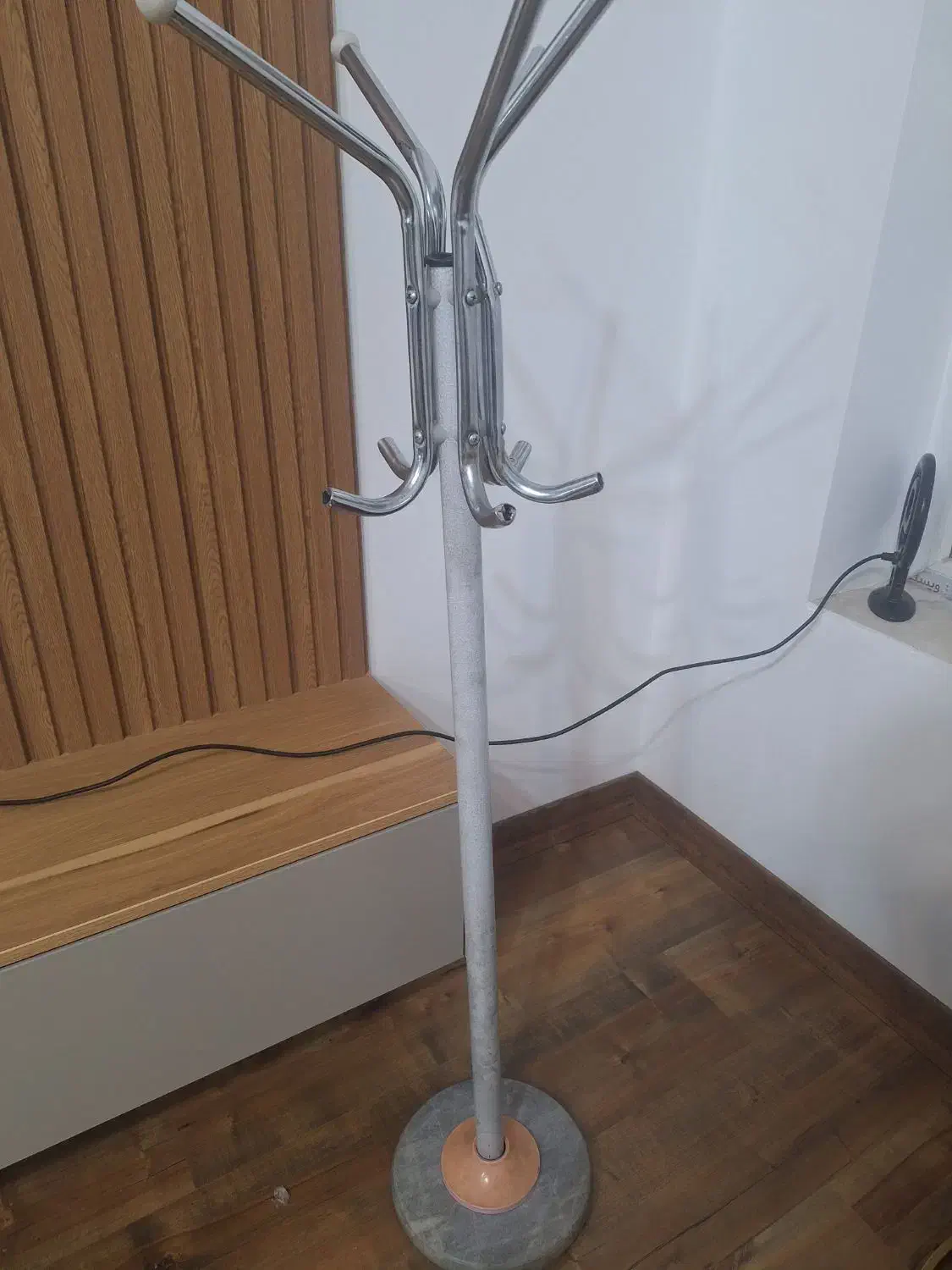 چوب لباسی فلزی بزرگ وکوچک|بندرخت و رخت‌آویز|قم, سعادتی|دیوار