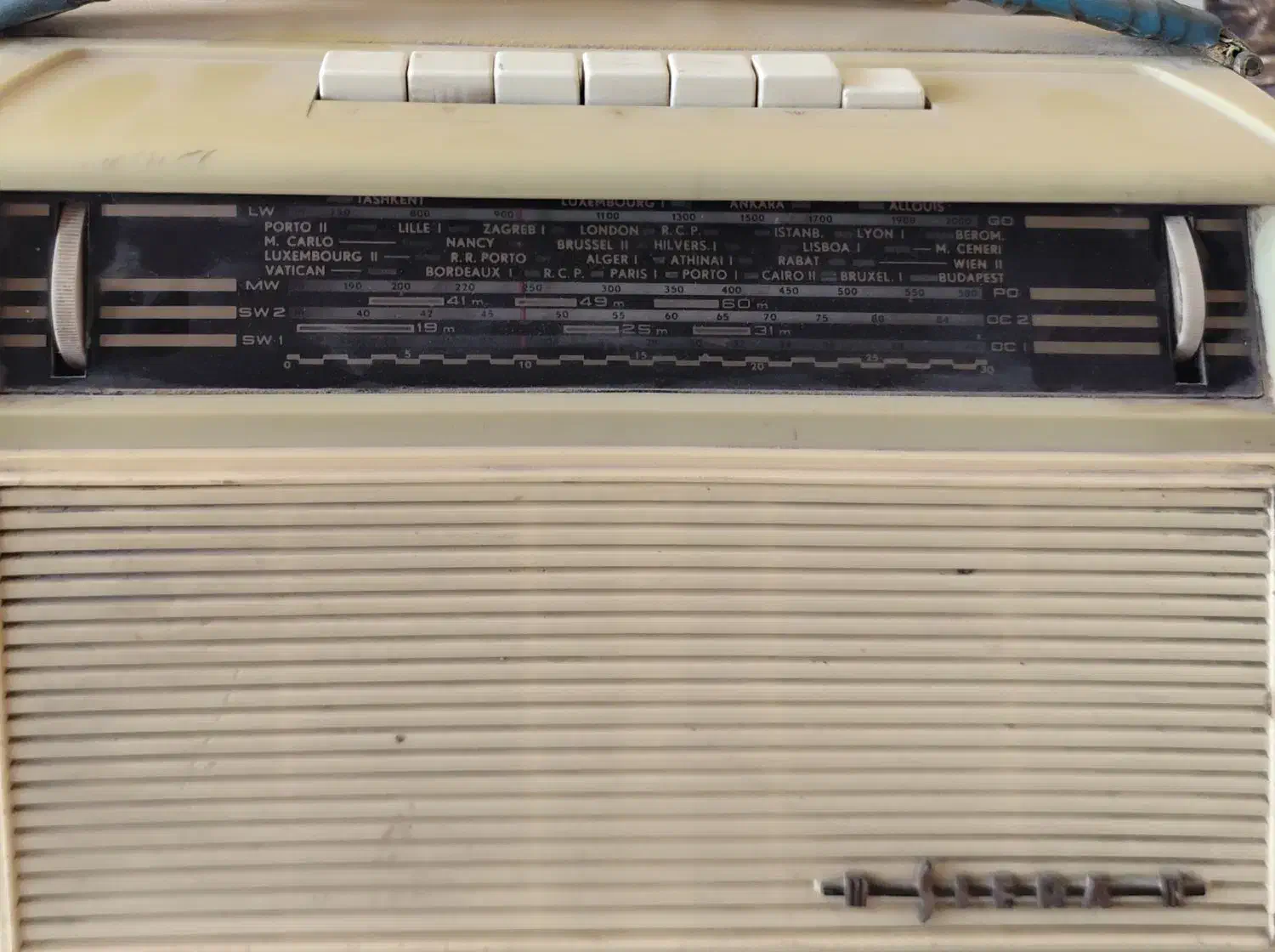 رادیو عتیقه هلندی برند سیرا 1345|کلکسیون اشیاء عتیقه|تربتحیدریه, شهرک ولیعصر|دیوار