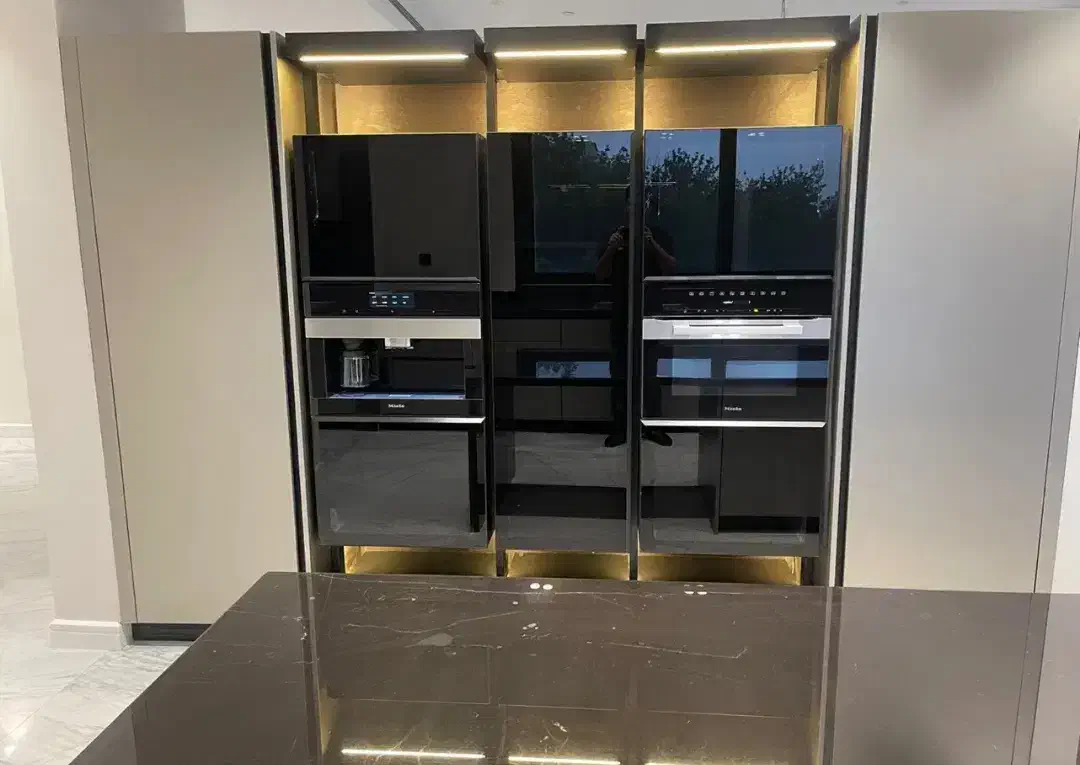 ۲۰۰مترسه خواب مستر/برج باغ گلزار/نوسازکلید نخورده