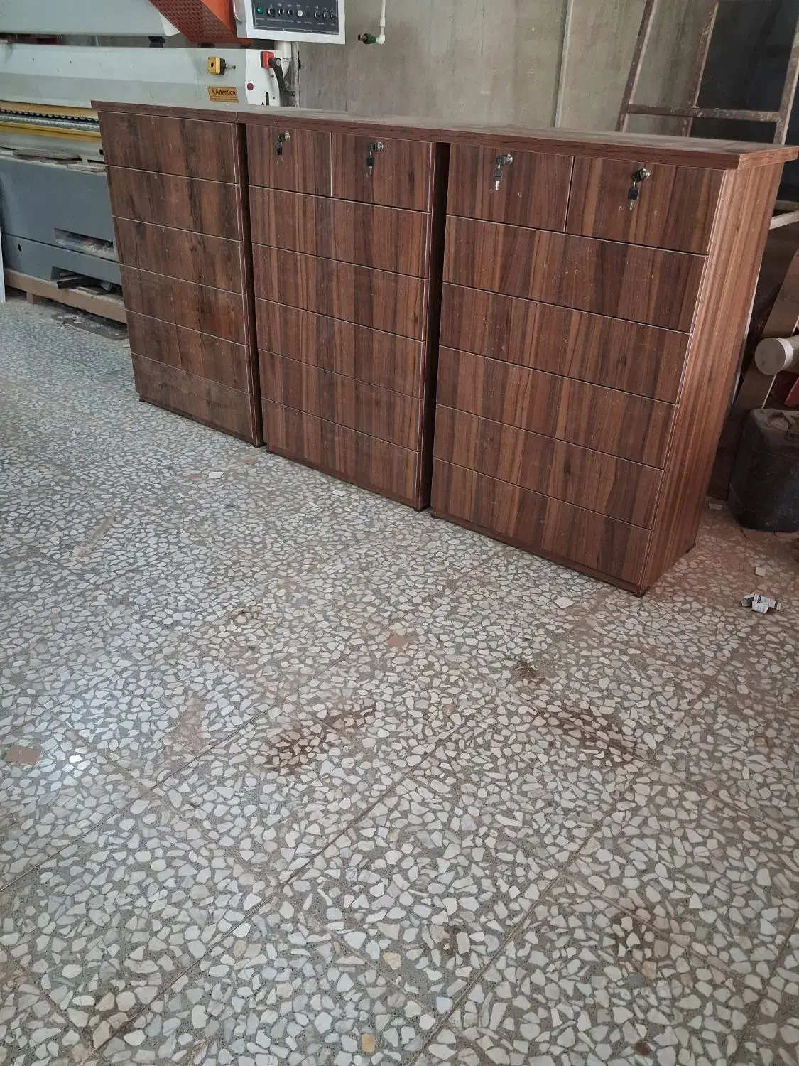 دراور|جاکفشی، کمد، دراور|اصفهان, ناصرخسرو|دیوار