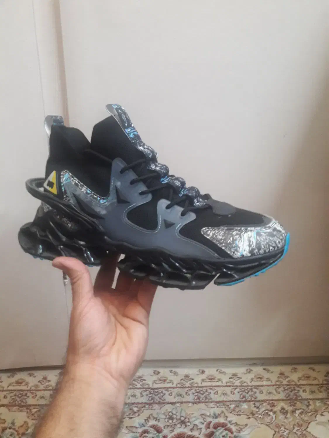 کتونی و کاپشن حرفه ای و خاص(نو)|کیف، کفش، کمربند|تهران, شمیراننو|دیوار