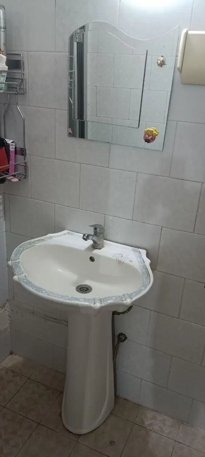 روشویی وآینه|لوازم سرویس بهداشتی|زرقان, |دیوار