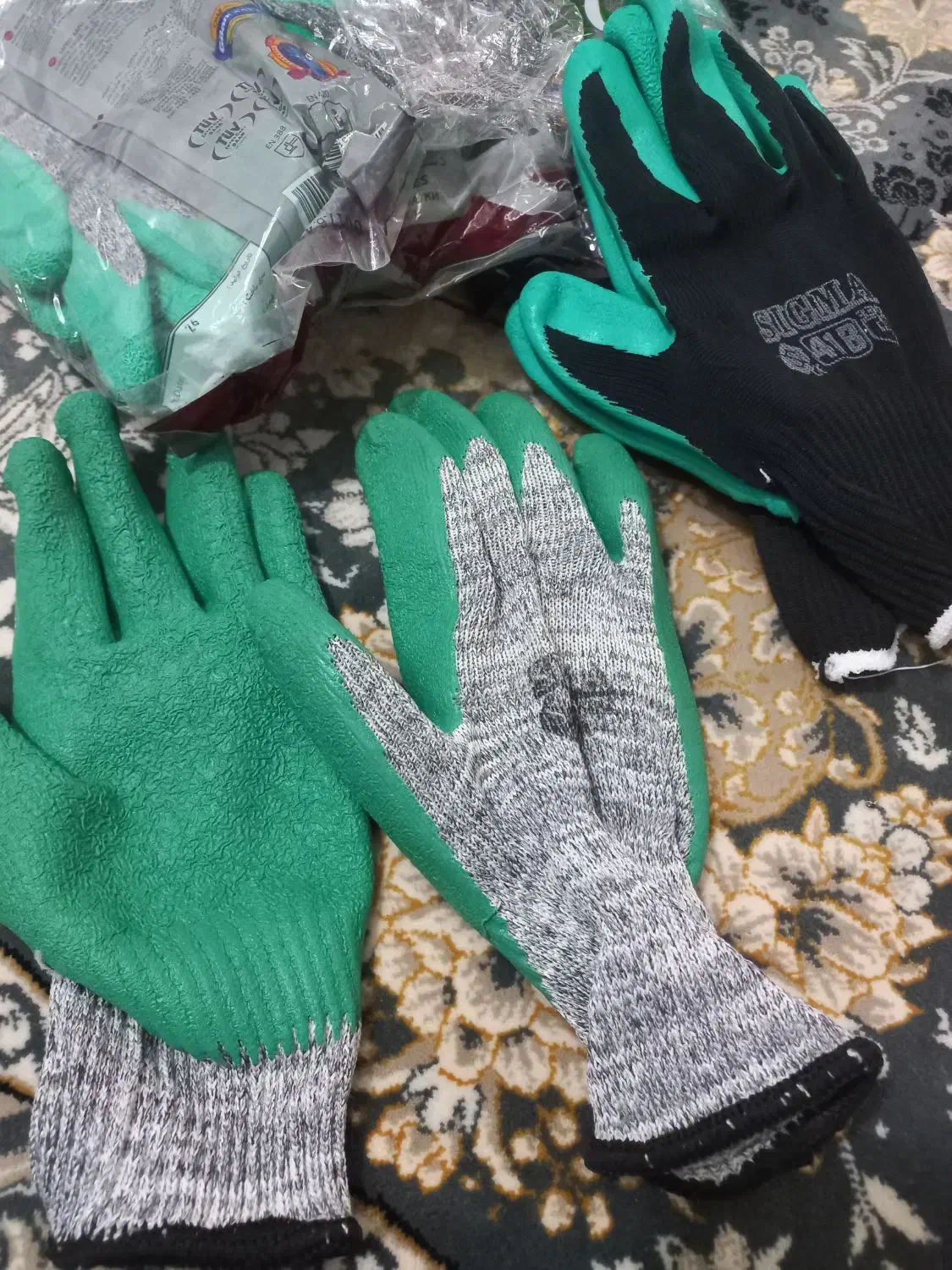 دستکش کار جفتی 80 ویک جفت کفش کار500|ابزارآلات|خمین, |دیوار