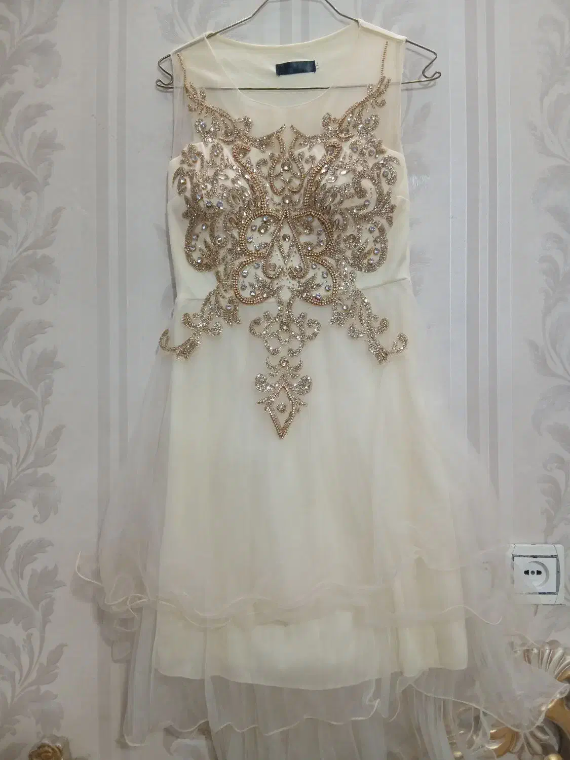 دو عدد لباس مجلسی|لباس|مشهد, طبرسی شمالی|دیوار