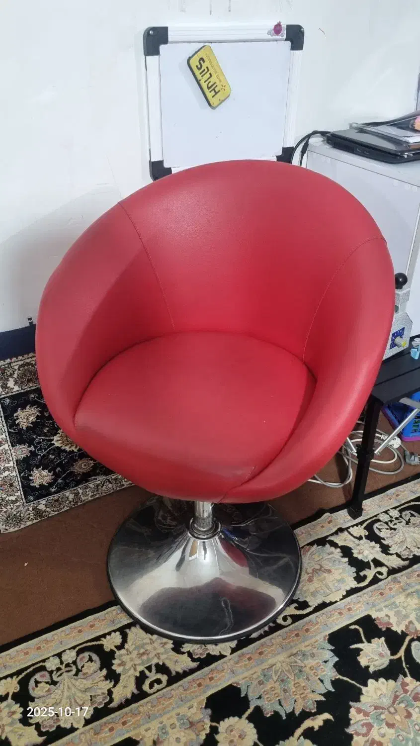 صندلی چرم چرخان|صندلی و نیمکت|ورامین, ورامین|دیوار