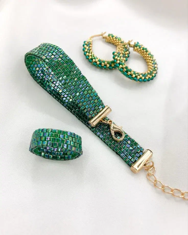 سفارش وآموزش انواع کارهای منجوق بافت|بدلیجات|همدان, |دیوار