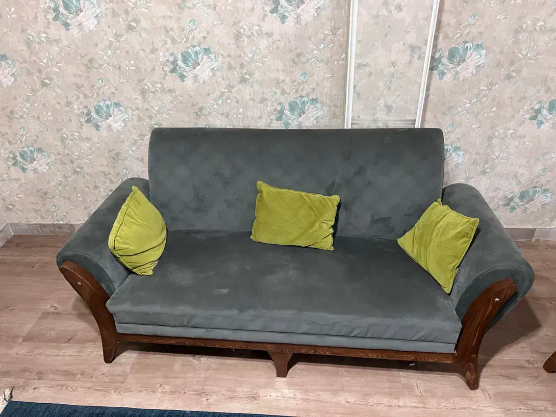 مبل هفت نفره سالم سالم در حد صفر|مبلمان خانگی و میز عسلی|رشت, بلوار گیلان|دیوار