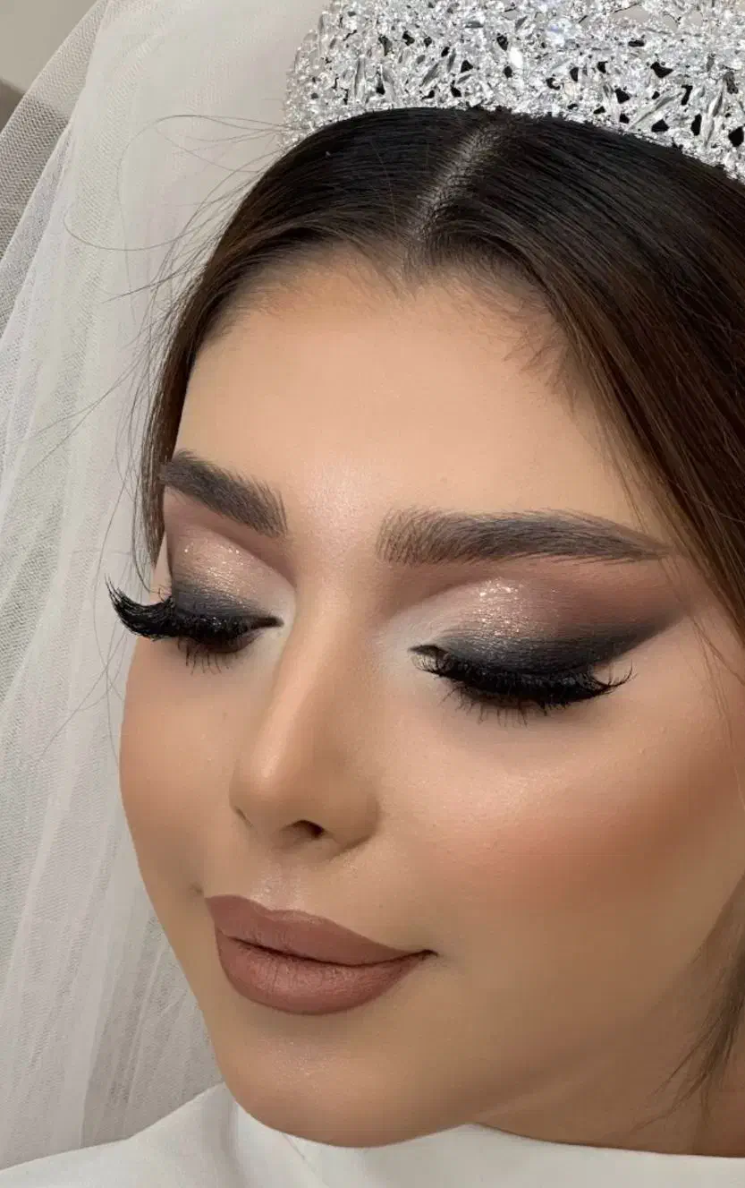 آموزش وخدمات میکاپ ناخن پدیکور|خدمات آرایشگری و زیبایی|کرمانشاه, |دیوار