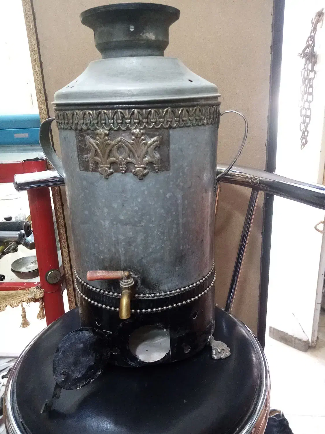 سماور کنده ای|کلکسیون اشیاء عتیقه|کاشمر, |دیوار