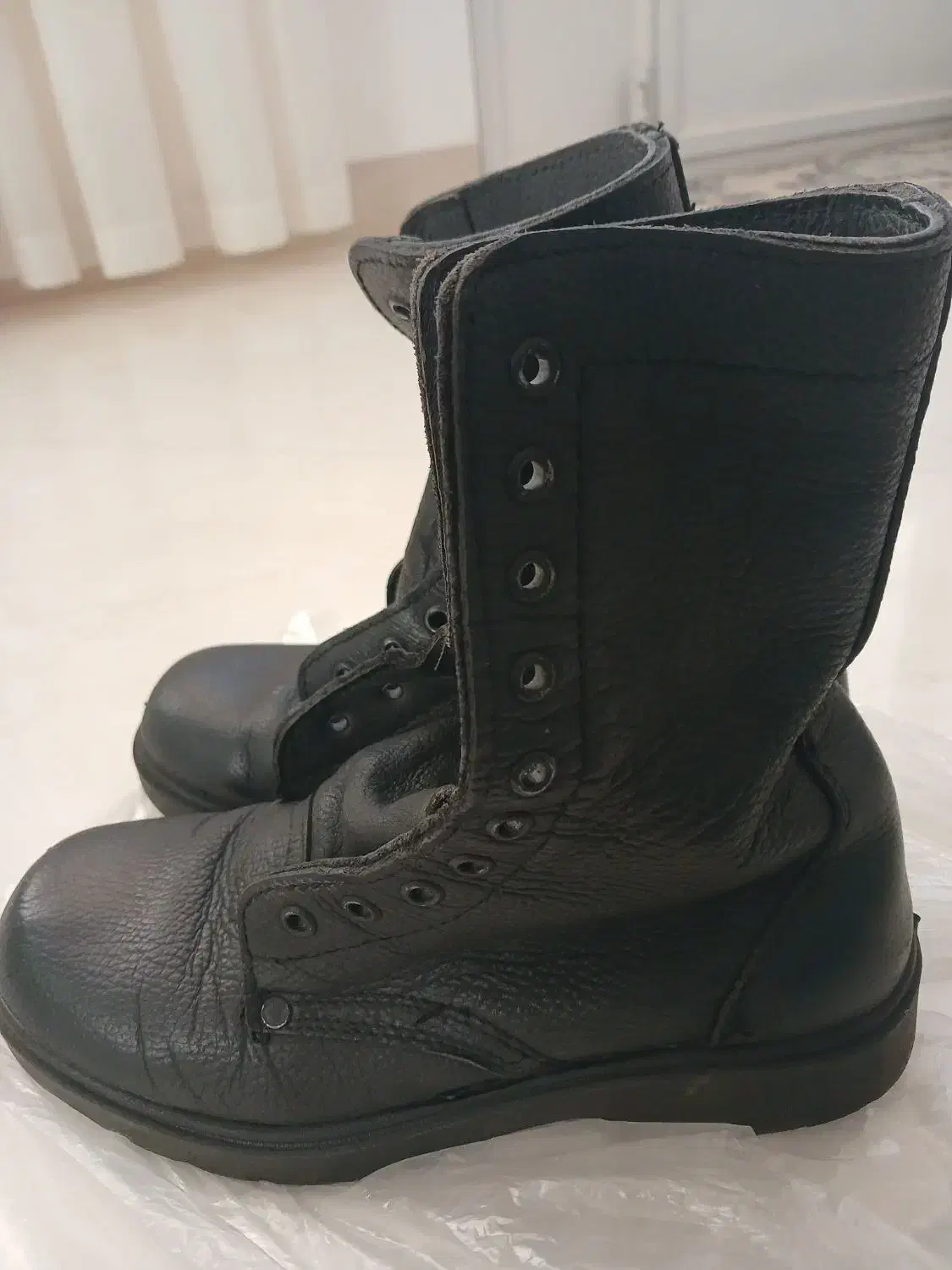 پوتین|کیف، کفش، کمربند|سبزوار, شرق کال میانی|دیوار