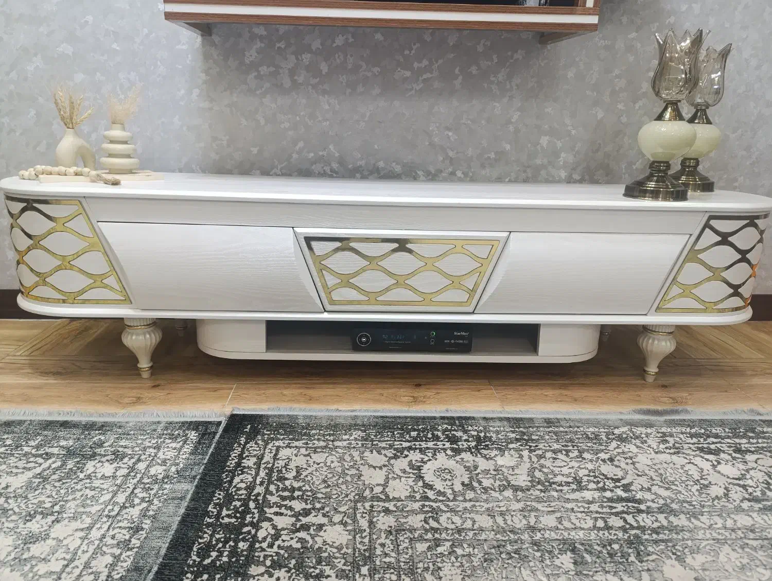 کنسول و تی وی|بوفه، ویترین، کنسول|چهارباغ, |دیوار