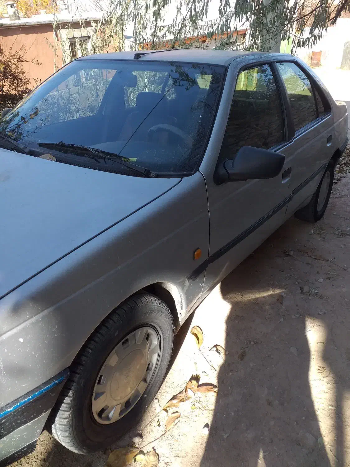 پژو ۴۰۵ نقره ای مدل ۱۳۸۴|خودرو سواری و وانت|کمیجان, |دیوار