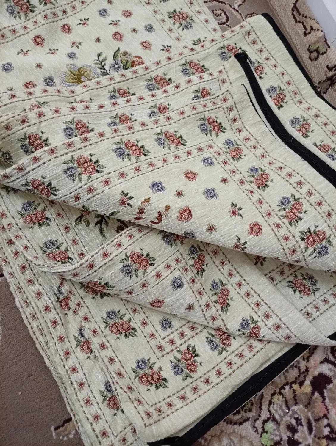 جلدبالش|رختخواب، بالش، پتو|خرمآباد, |دیوار