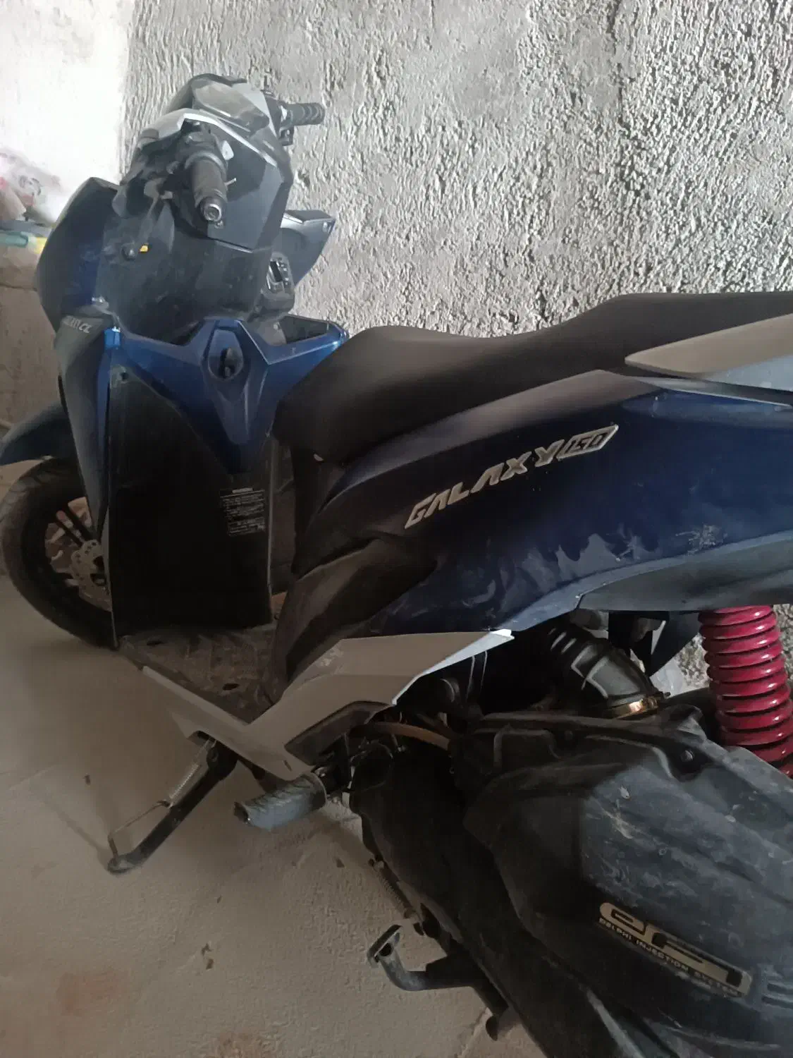 موتور کلیک|موتورسیکلت|قائن, |دیوار