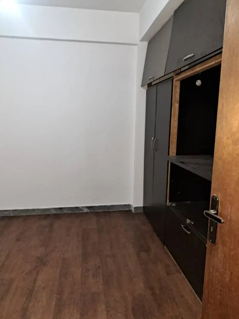 رهن واجاره ۹۰متر آپارتمان در بر دوم خیابان سعدی|اجارهٔ آپارتمان|رودسر, |دیوار