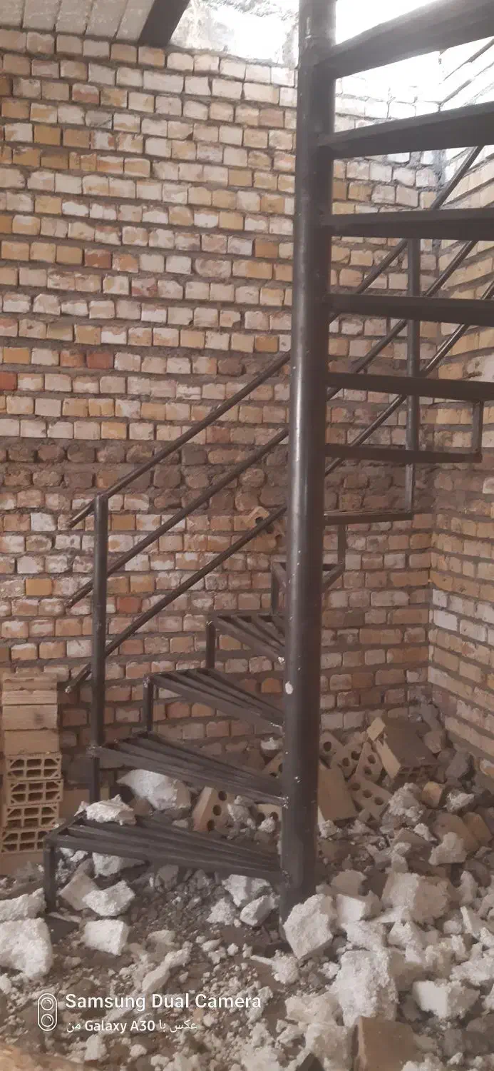 جوشکاری سیار ساخت انواع پله گرد ومعمولی والاچیق|خدمات پیشه و مهارت|مشهد, کشاورز|دیوار