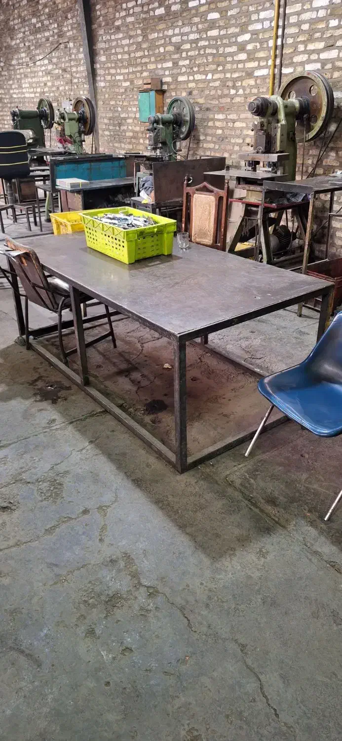 تعدادی میز آهنی و ام دی اف مخصوص همه جا|ابزارآلات|تهران, تهرانپارس جنوبی|دیوار