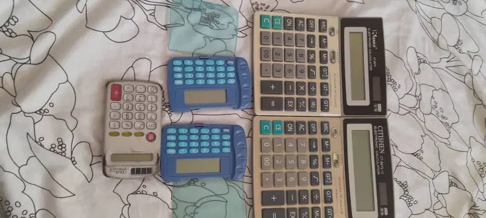 ۴عدد ماشین حساب بدون باطری|لوازم التحریر|تهران, شهرک صدرا|دیوار