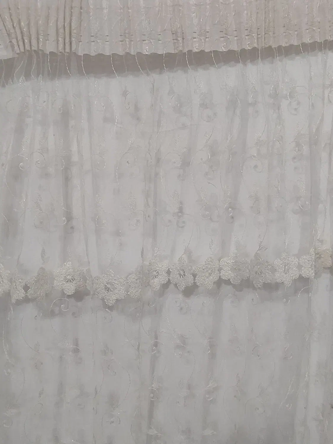 پرده تور گلدار کاملاً نو|پرده، رانر، رومیزی|رشت, نامجو|دیوار