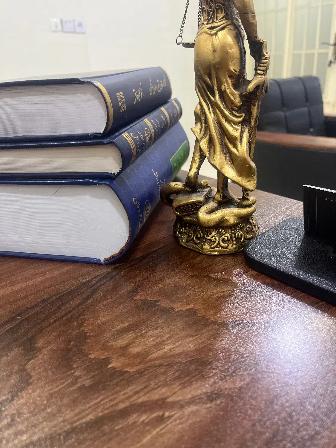 به یک فیلمبردار حرفه ای نیازمندیم ترجیحا خانم باشن|استخدام هنری و رسانه|اندیمشک, |دیوار