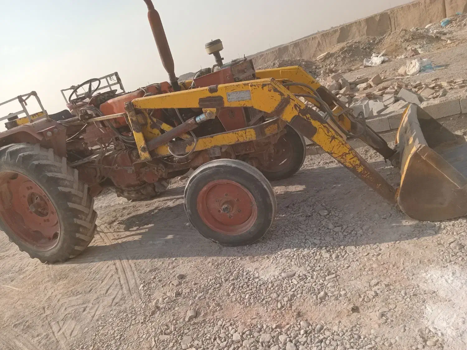 تراکتور رومانی بیل دار|خودرو سنگین|هوراند, |دیوار