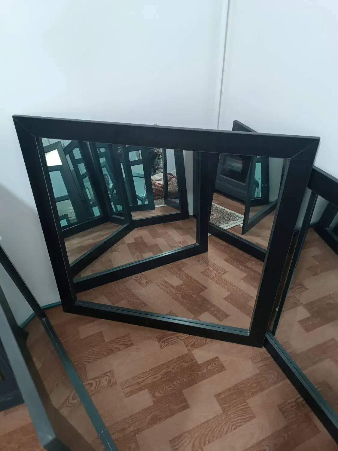 آینه|آینه|ارومیه, |دیوار