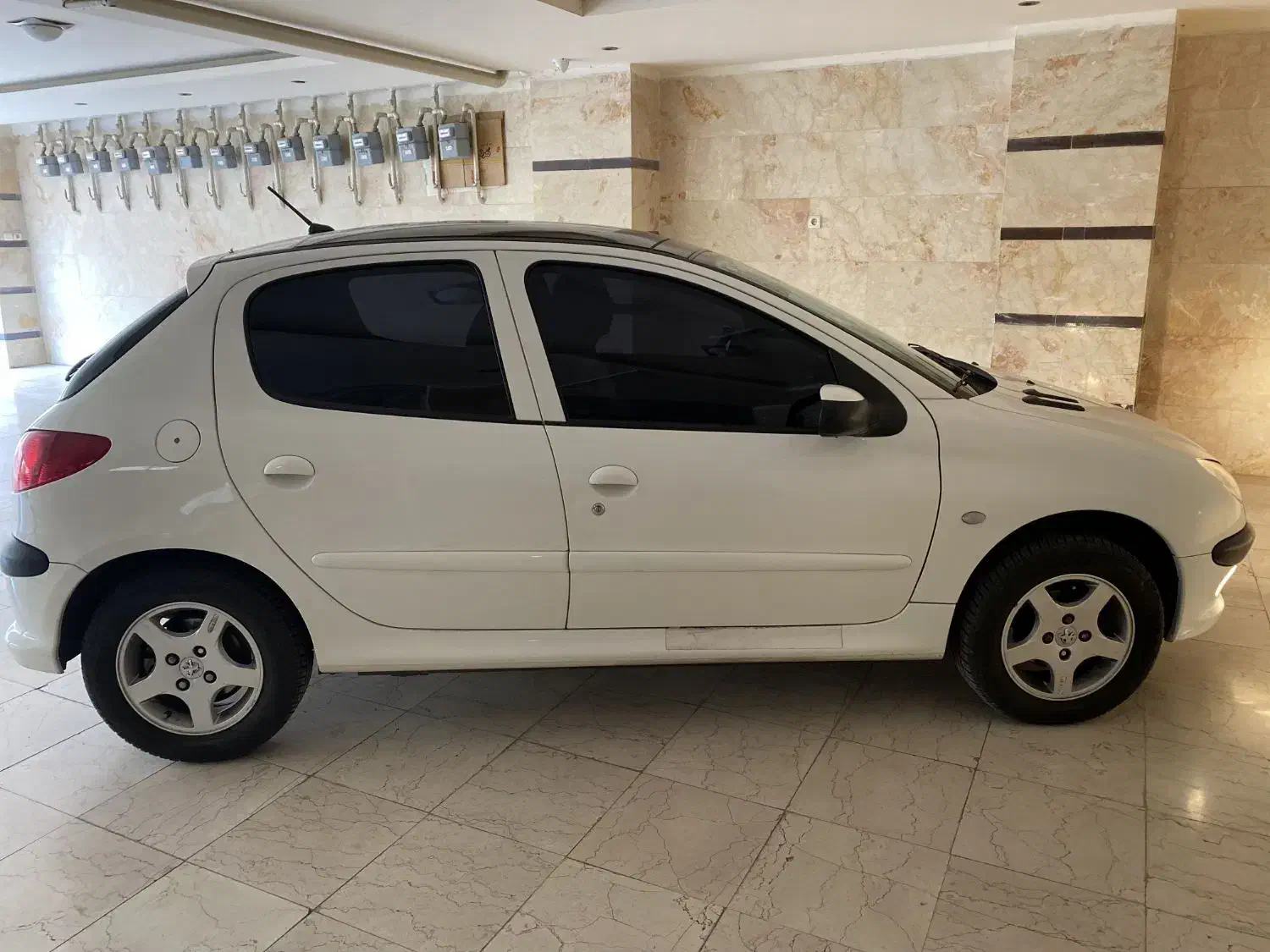 ۲۰۶ سقف شیشه ای ۱۴۰۱|خودرو سواری و وانت|کرج, گوهردشت|دیوار