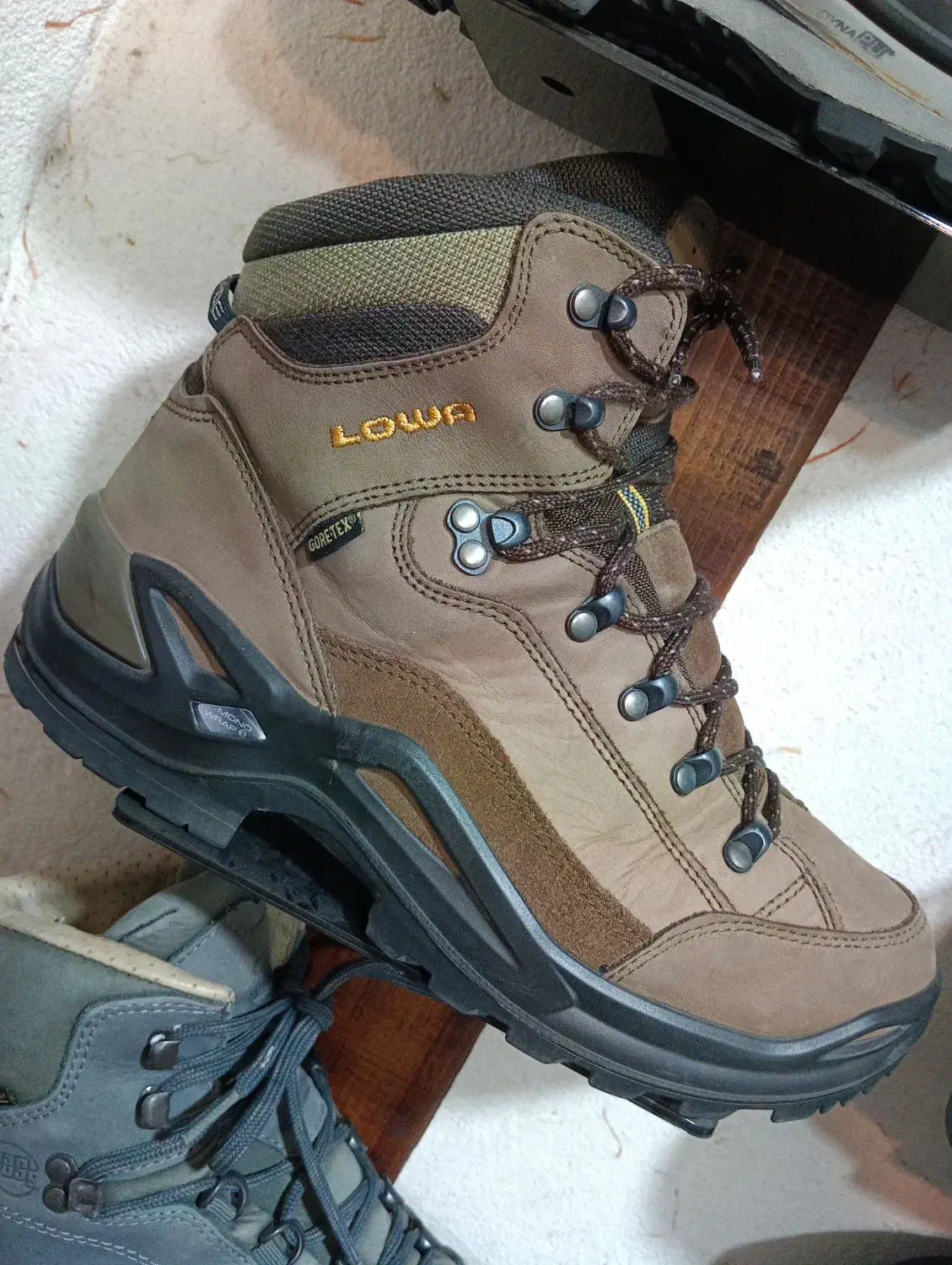 انواع کفشهای کوهنوری.درسایزها وبرندهای مختلف دنیا|کوهنوردی و کمپینگ|مشهد, تلگرد|دیوار