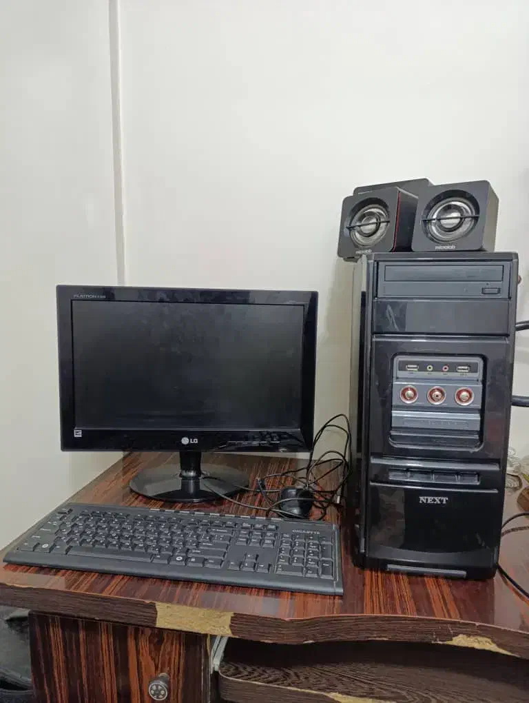 کامپیوتر|رایانه رومیزی|پردیس, فاز ۴|دیوار