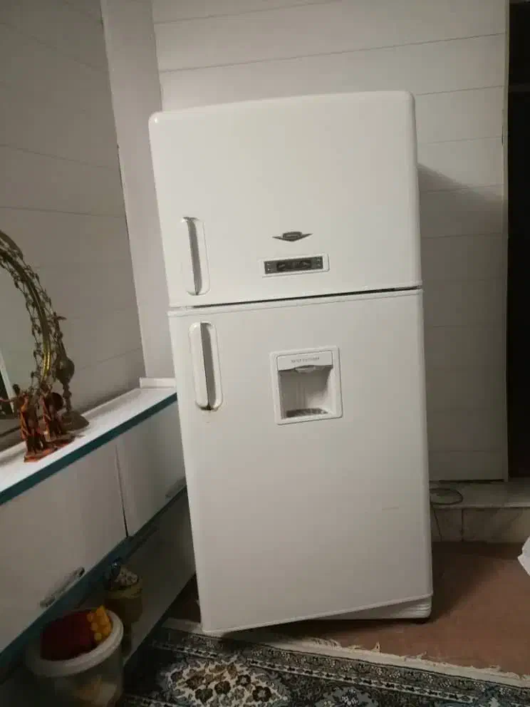 یخچال فریزر کار کرده سالم|یخچال و فریزر|نیریز, |دیوار