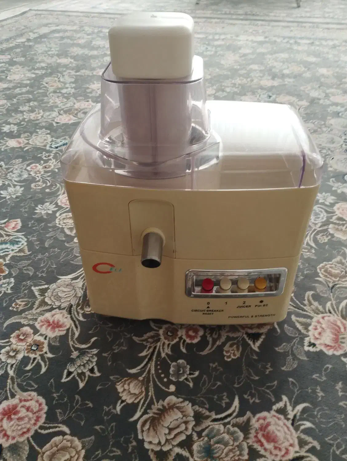 آبمیوهگیری نانیوا در حد نو|آبمیوهگیر و آبمرکباتگیر|زنجان, |دیوار